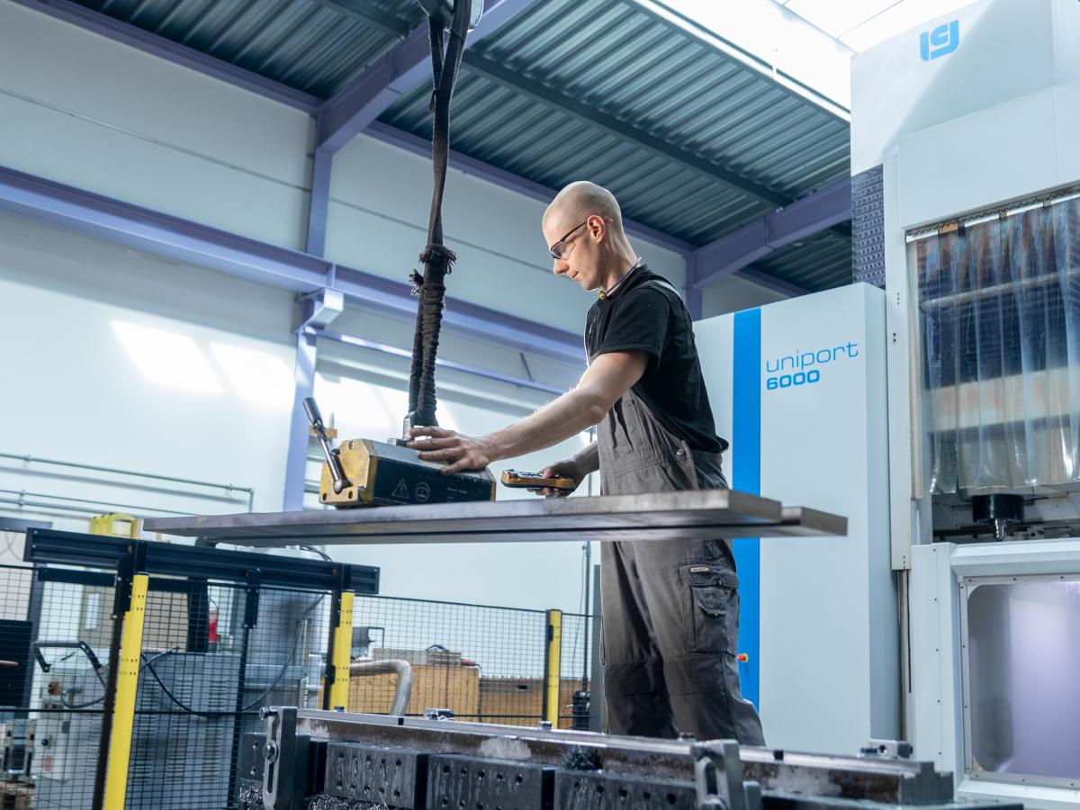 Lehrstelle ab 2027: Polymechaniker/-in EFZ